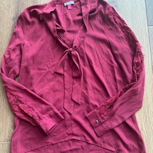 Vince Camuto Burgundy Tie-Front Blouse with Lace Sleeves size Small